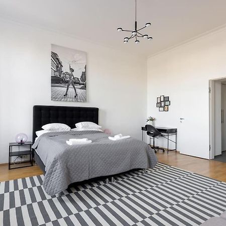 Franz 24 - Typical Viennese Apartment In The Heart Of Viyana Dış mekan fotoğraf