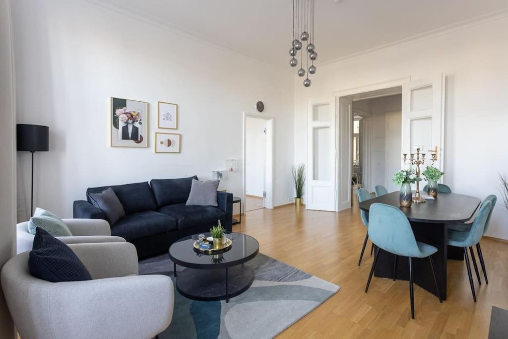 Franz 24 - Typical Viennese Apartment In The Heart Of Viyana Dış mekan fotoğraf