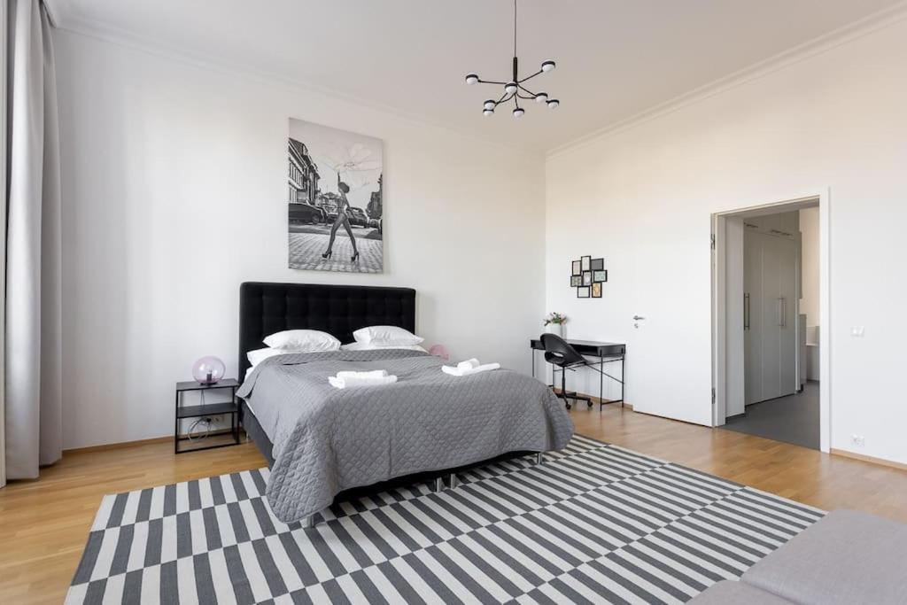 Franz 24 - Typical Viennese Apartment In The Heart Of Viyana Dış mekan fotoğraf