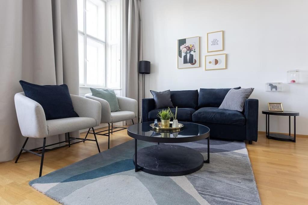 Franz 24 - Typical Viennese Apartment In The Heart Of Viyana Dış mekan fotoğraf