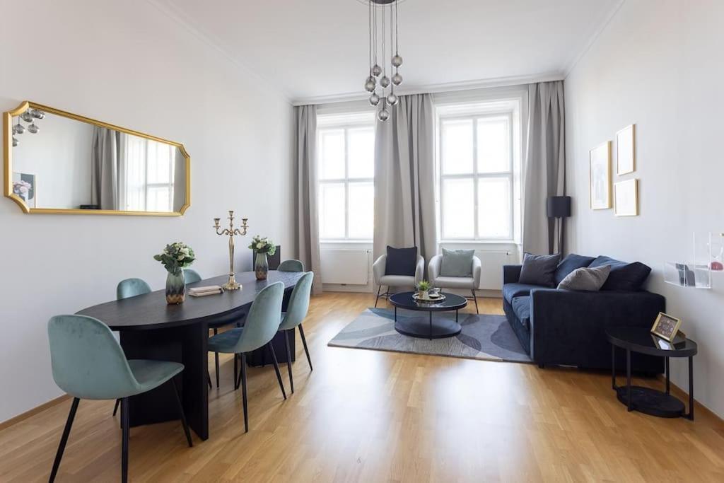 Franz 24 - Typical Viennese Apartment In The Heart Of Viyana Dış mekan fotoğraf