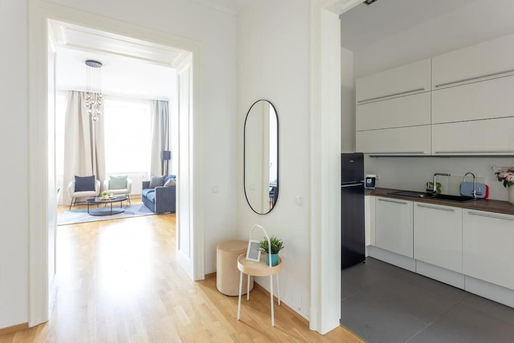 Franz 24 - Typical Viennese Apartment In The Heart Of Viyana Dış mekan fotoğraf